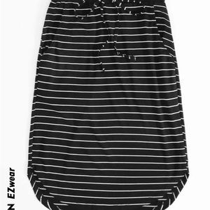 Womens SHEIN Curve 3XL black and white striped skirt with pockets